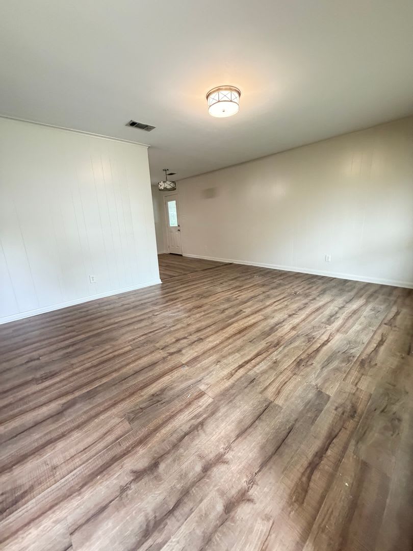 3 Bedroom 1 1 2 Bath Brick Home – photo 5