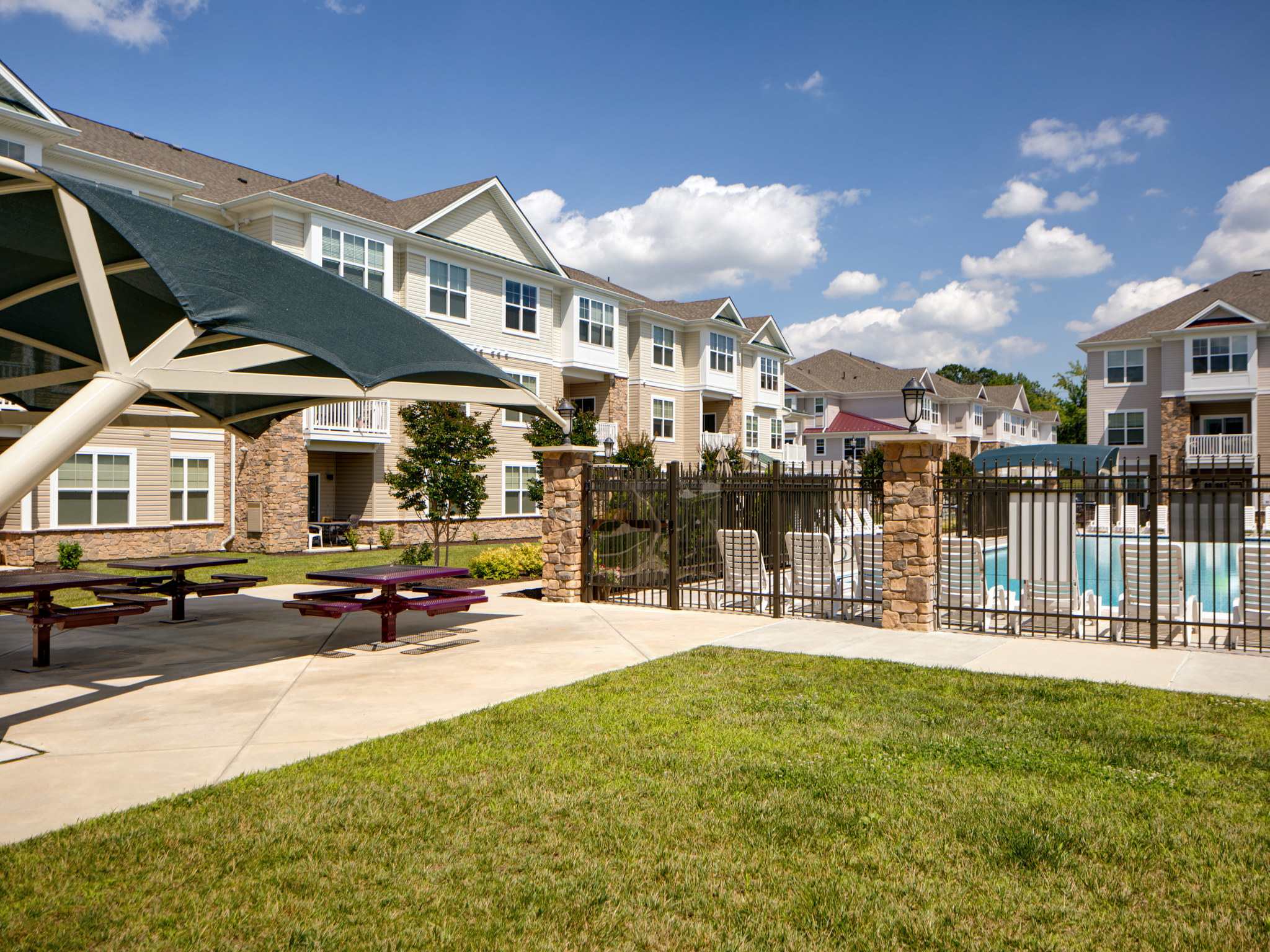 Riverside Apartments – photo 2
