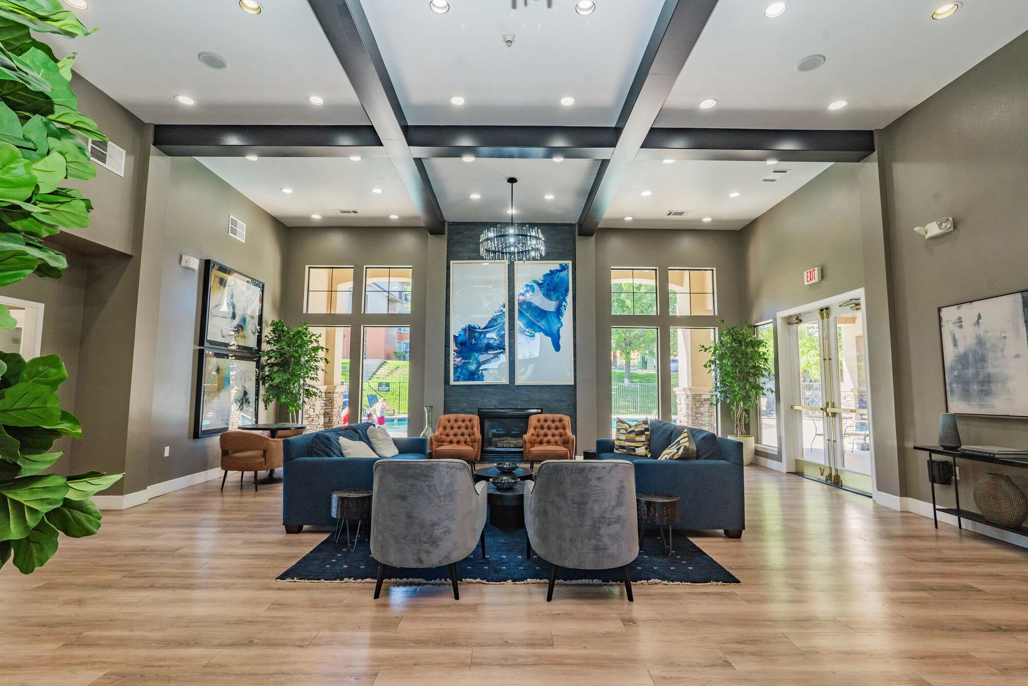 Austin Crest – photo 5