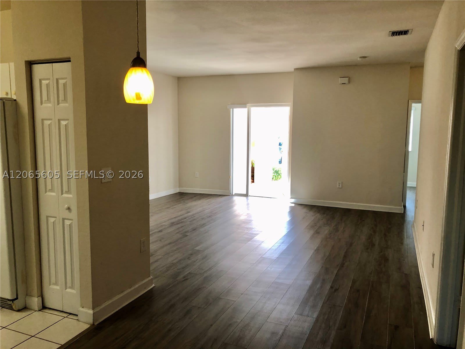 2733 NE 3rd Ct – photo 5