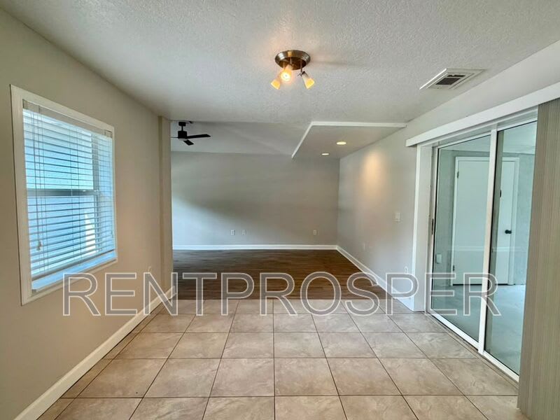 305 Pennsylvania Ave – photo 5