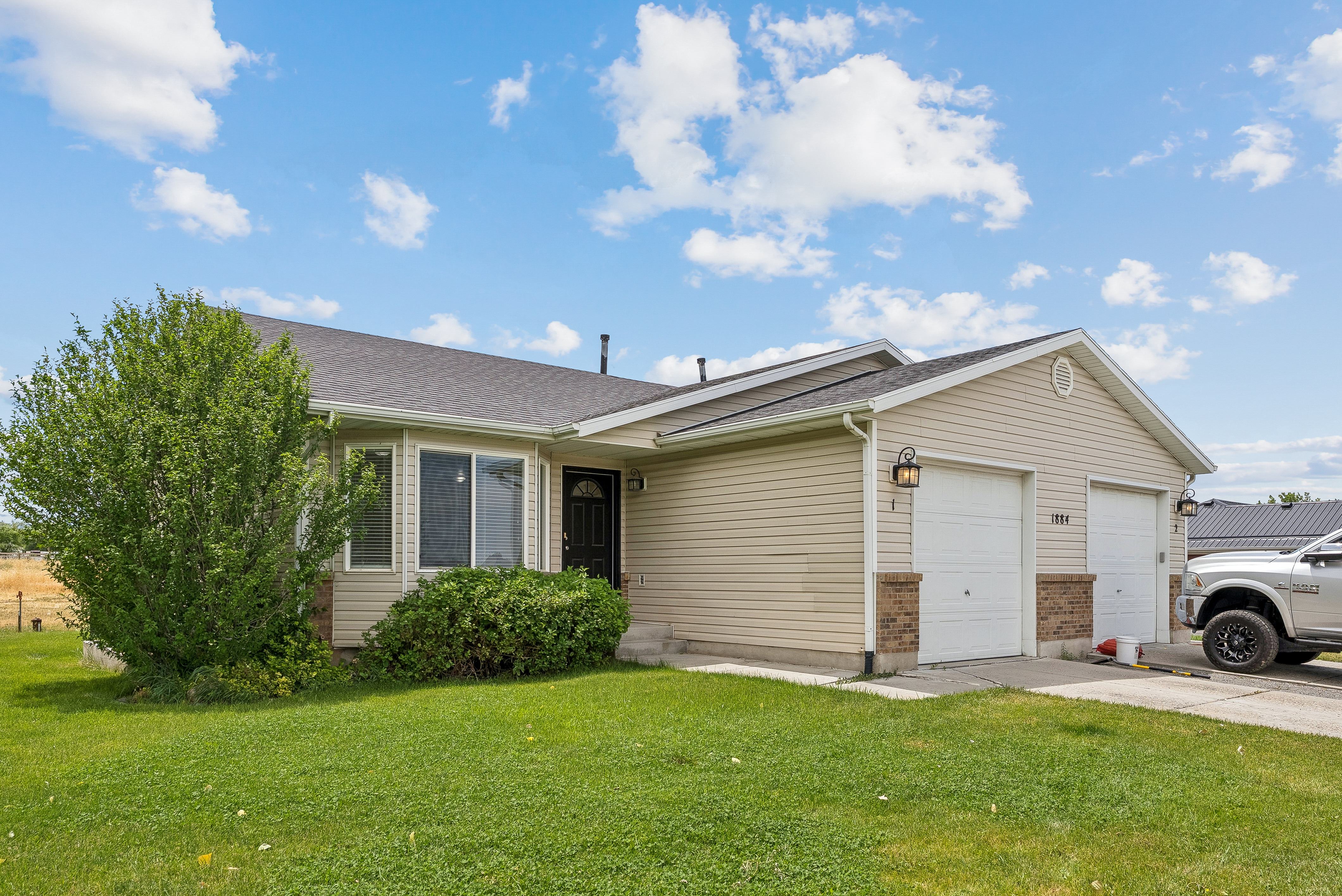 1884 Shepard Ln – photo 3