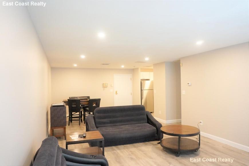 404 Langley Rd. – photo 2