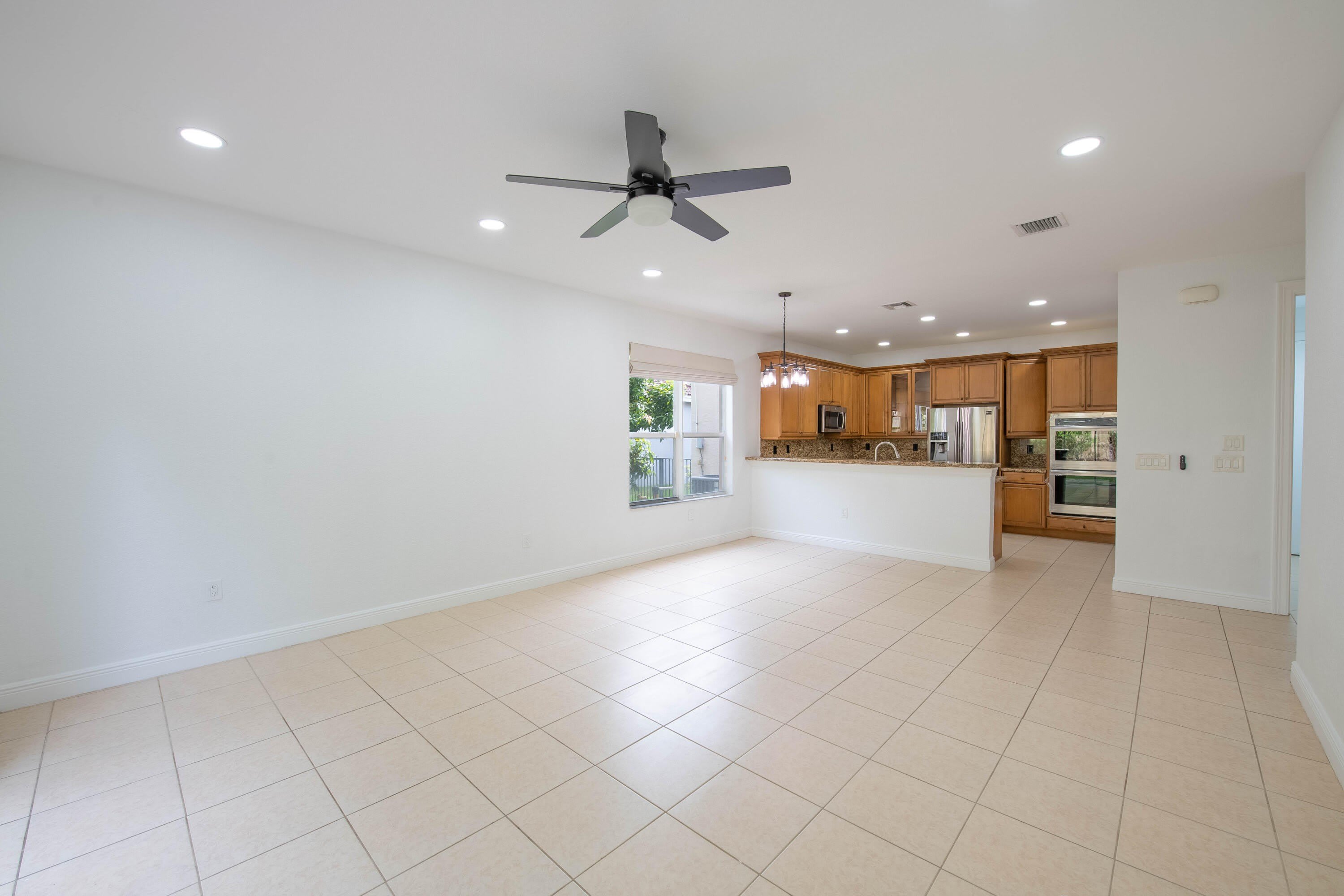 4668 SW 183rd Avenue – photo 4