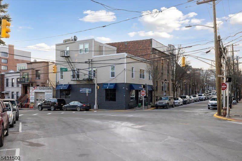 201 16Th St – photo 2