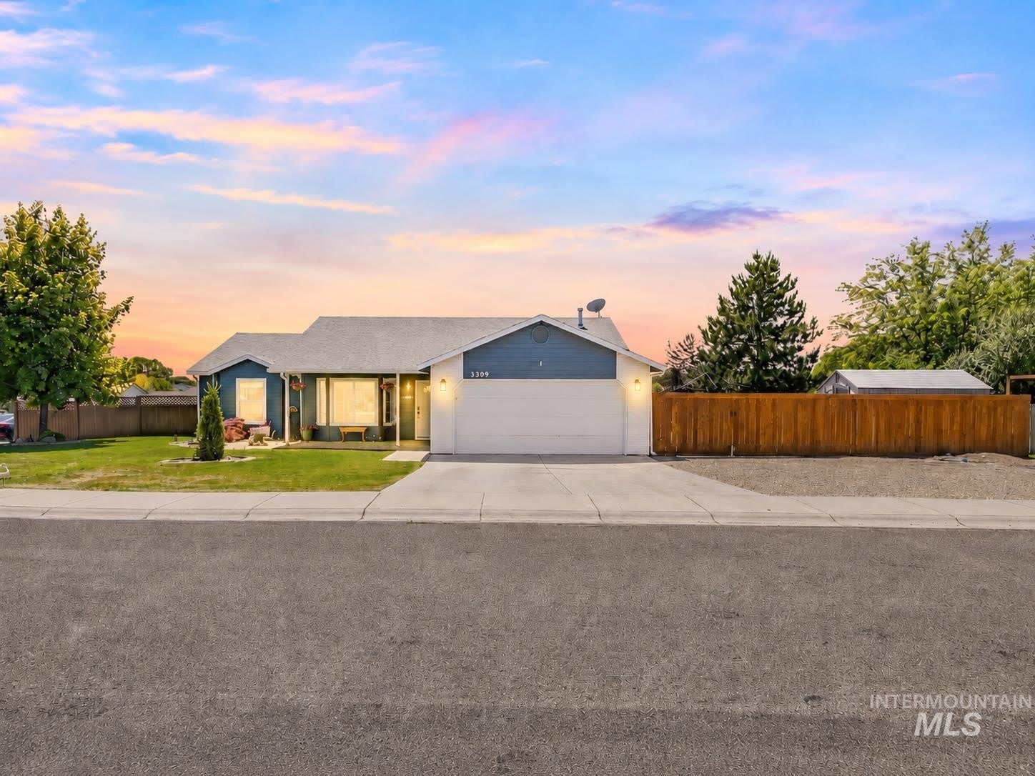 3309 Robinhood Loop – photo 1