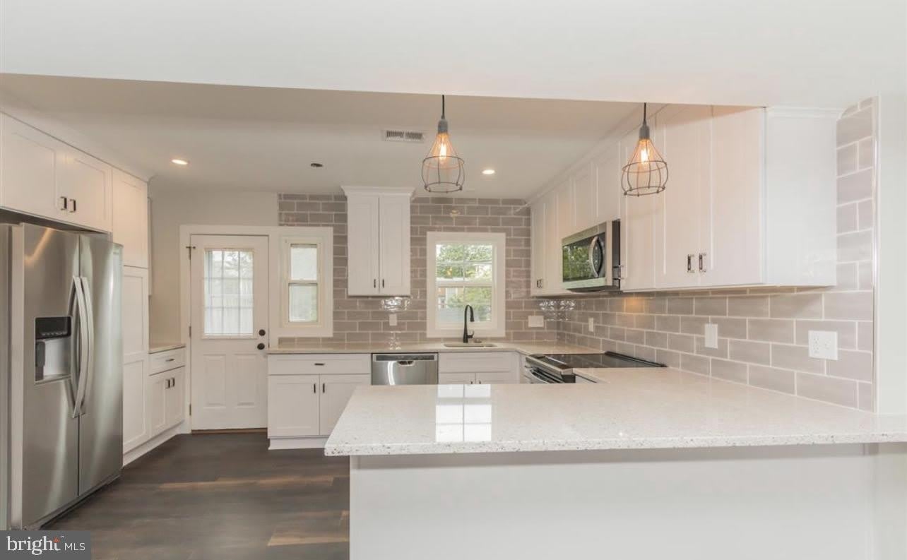 308 S VEITCH Street – photo 3