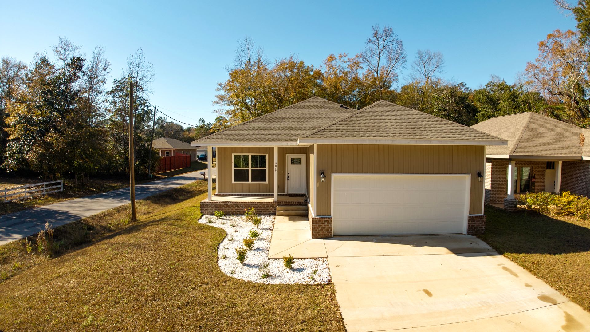 Welcome Home to Coastal Comfort in Milton! – photo 1