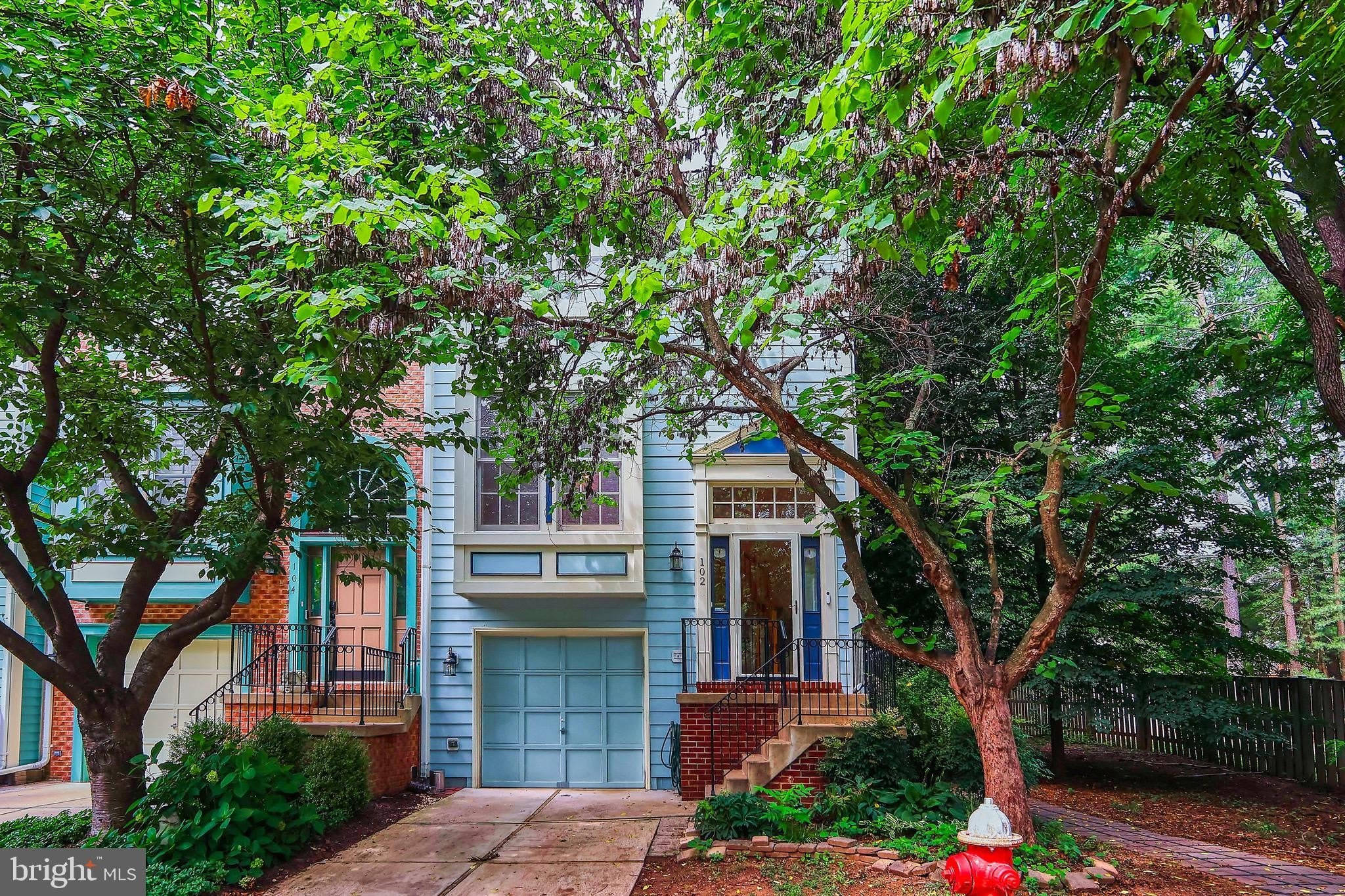 102 MAXIMILLIAN Court SW – photo 2