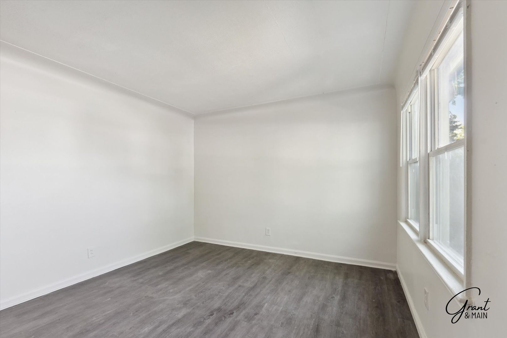 1200 3 Bedroom Bungalow – photo 3