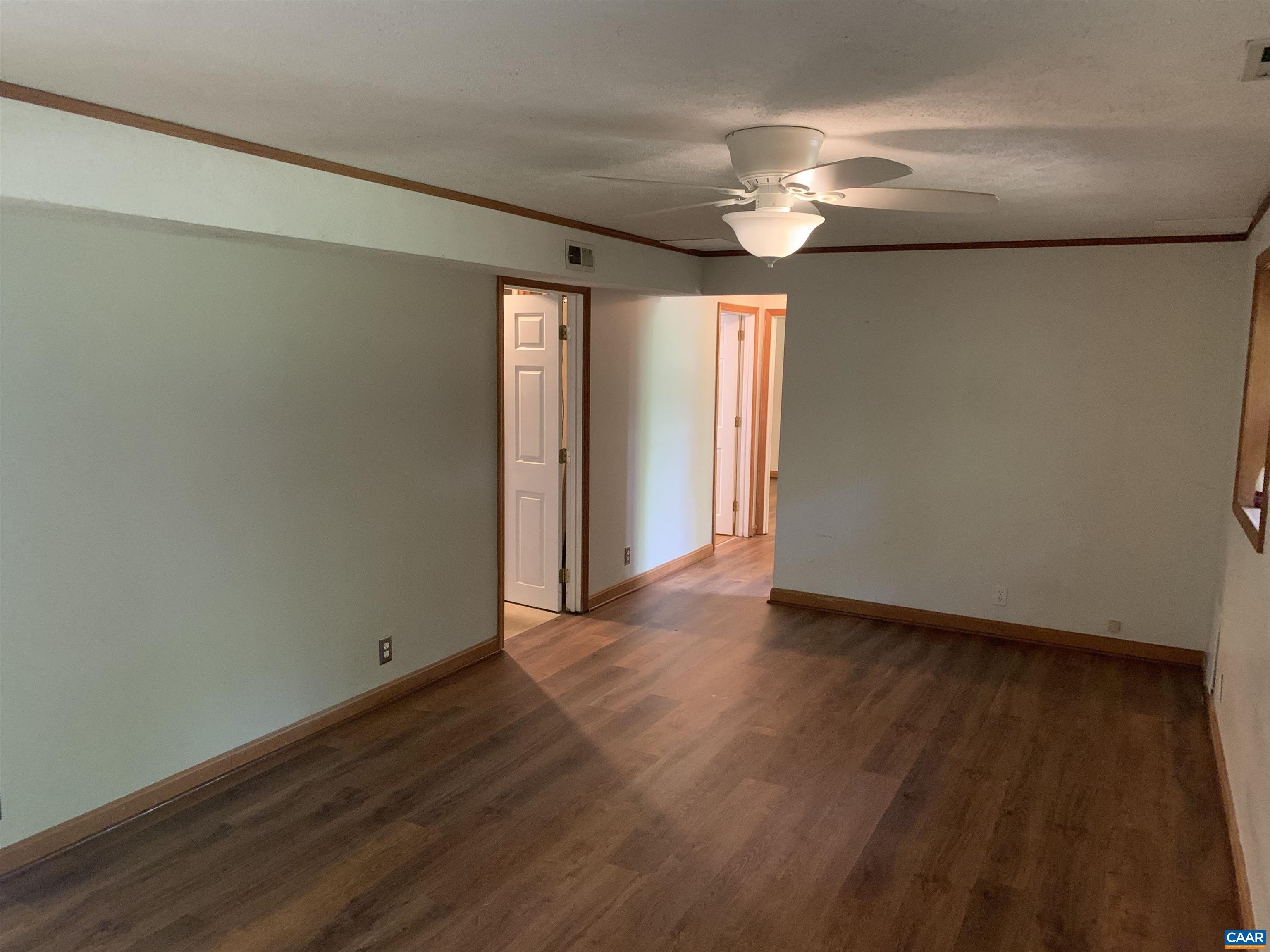 103 CLOVERHILL CT – photo 4
