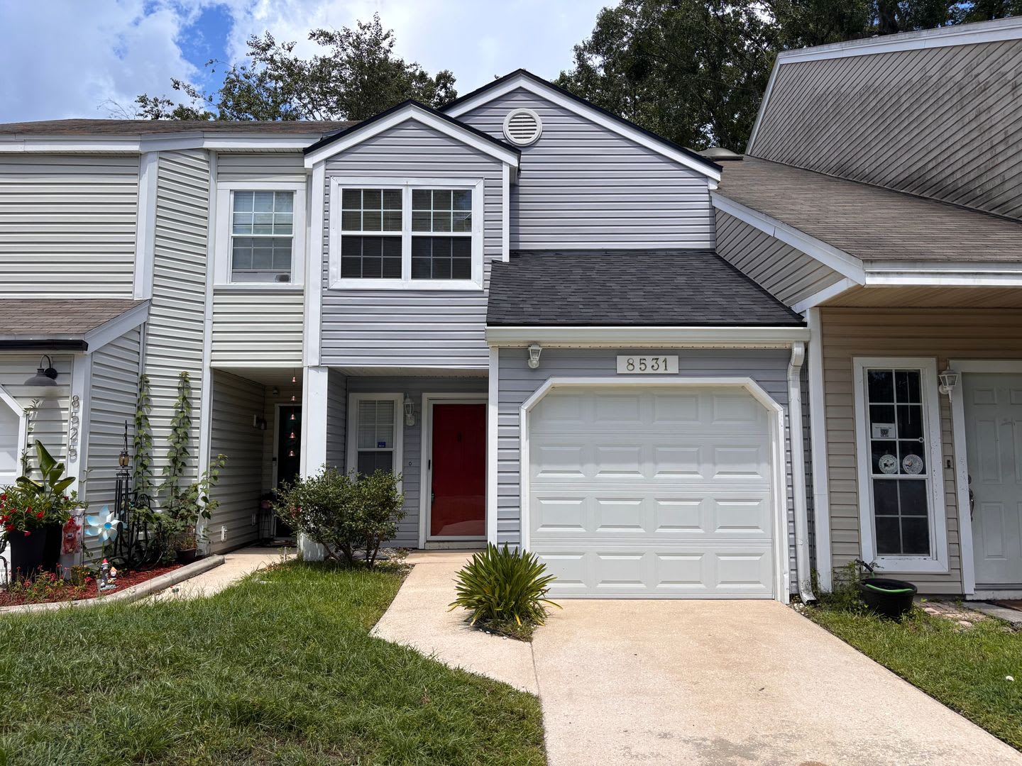 2Br 2 5Ba Townhome With In Unit Laundry Fenced Backyard Garage Fireplace Move In Ready Private Owner Managed – photo 1