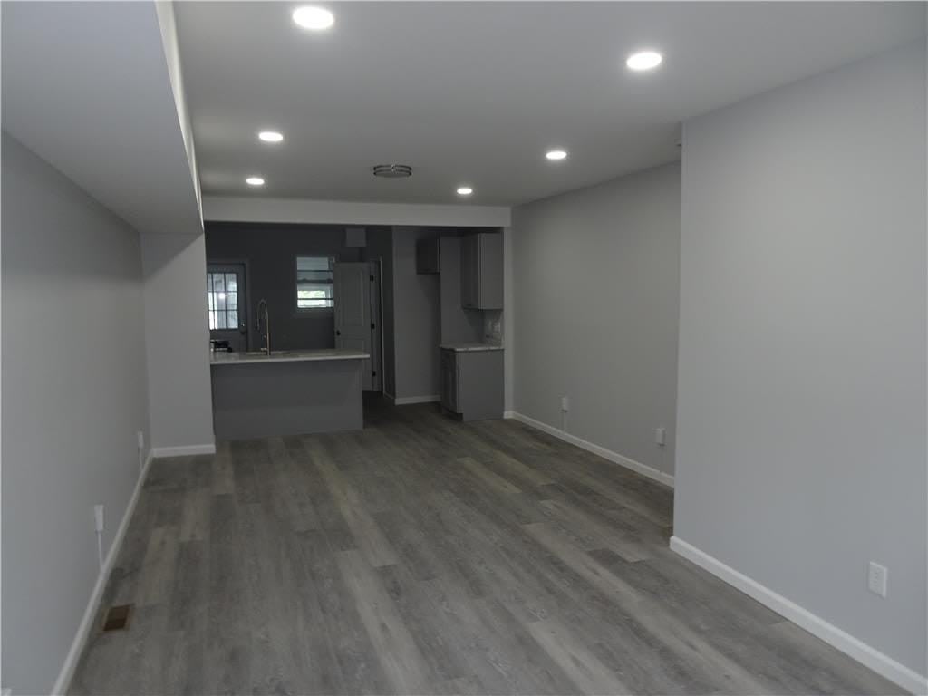 1535 E 7th Street – photo 2