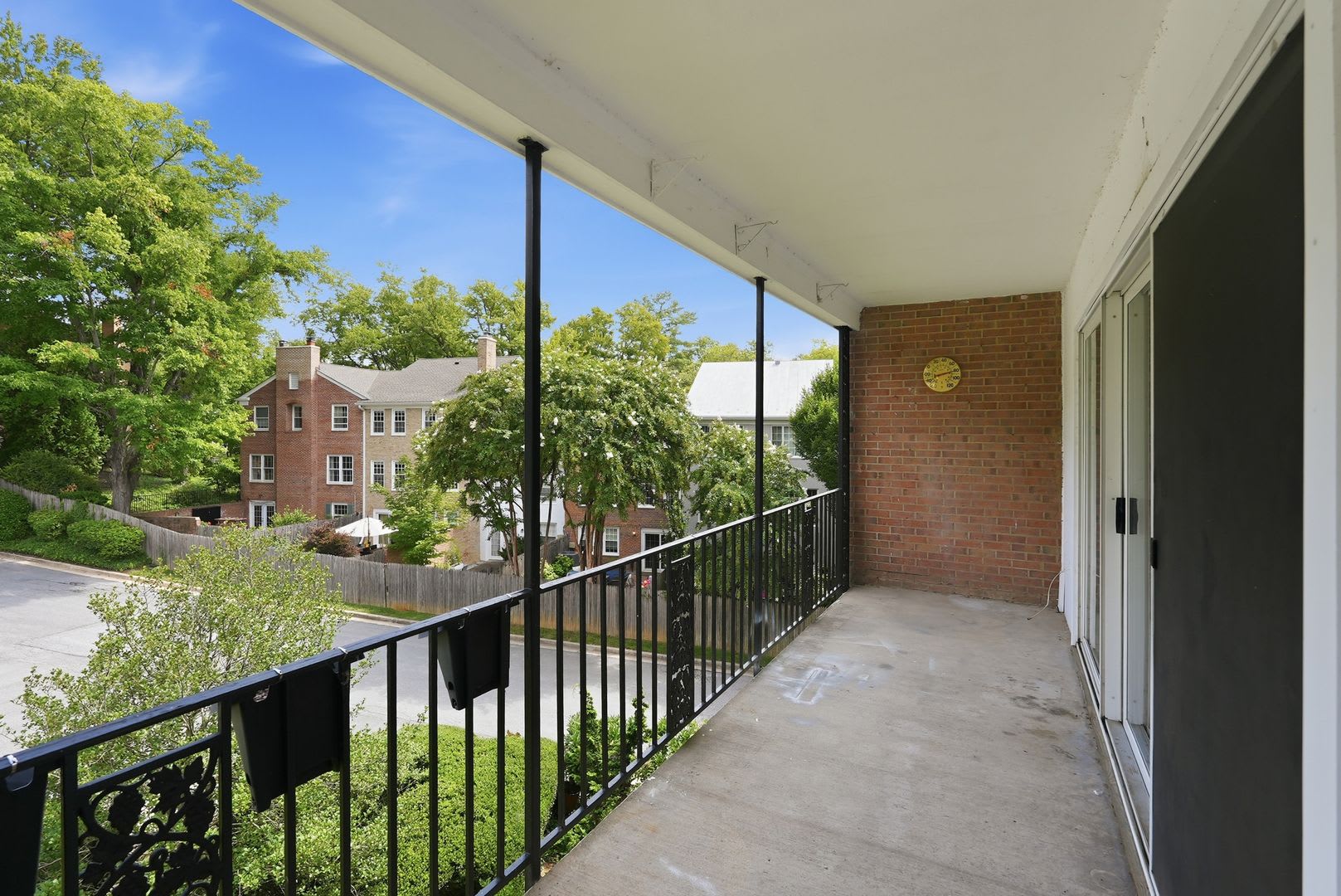 Incredible Value In Chevy Chase 2Br With Huge Balcony Utilities Included – photo 5