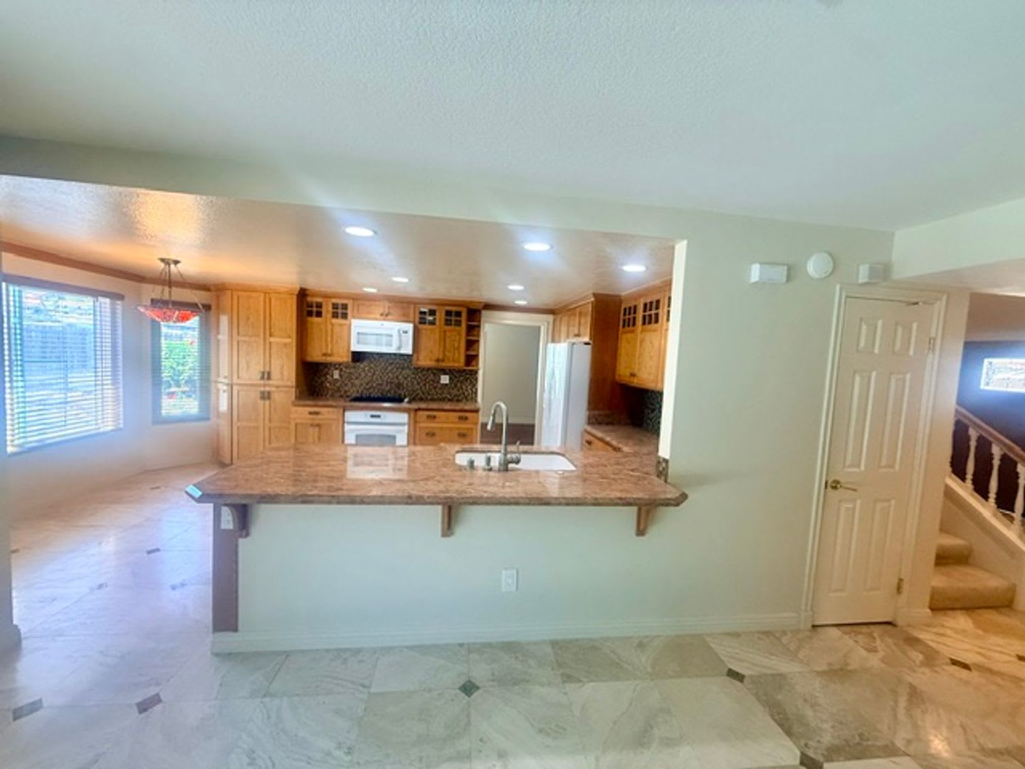 Gorgeous Bonita home with a pool – photo 5