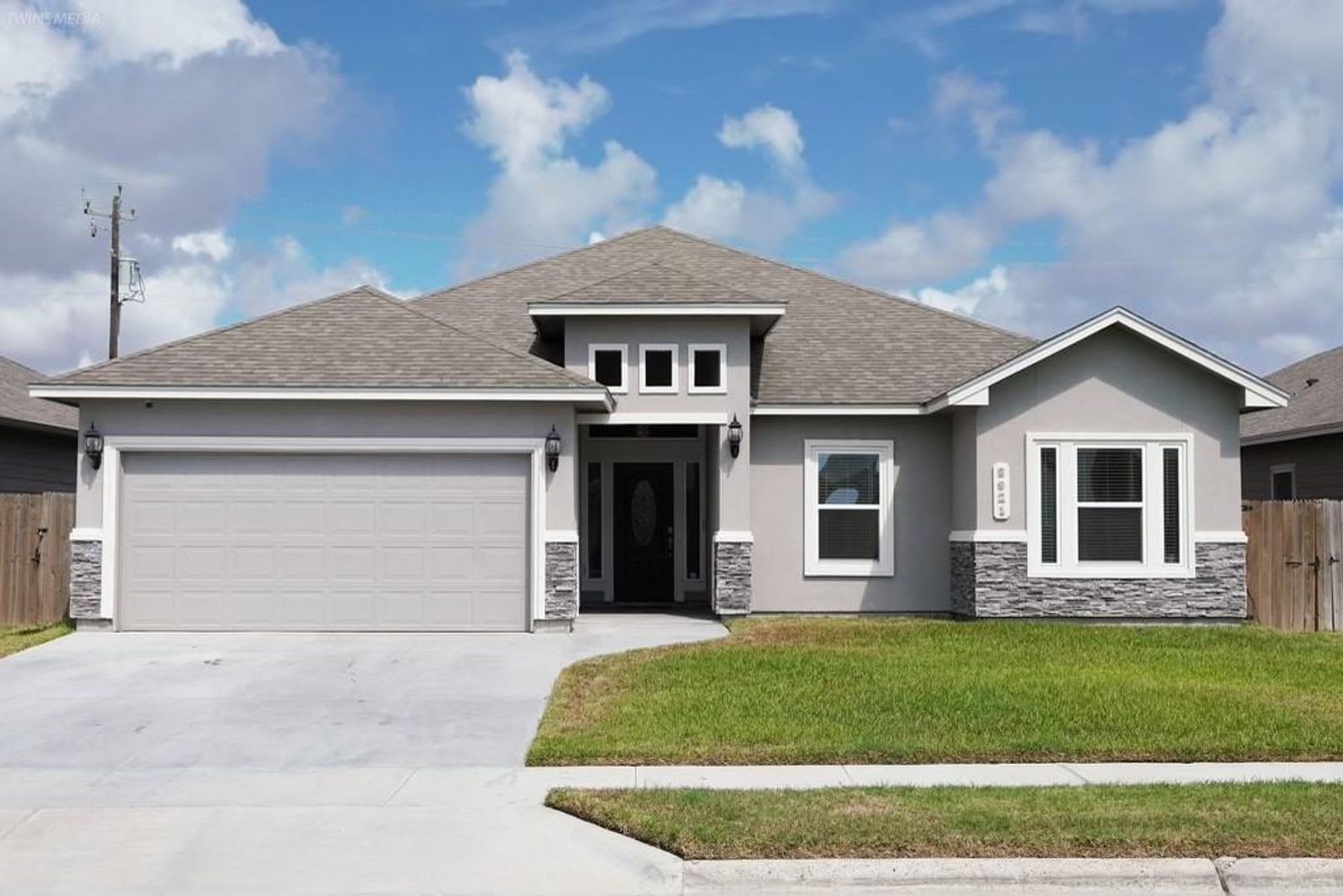 3921 Woodhouse – photo 1
