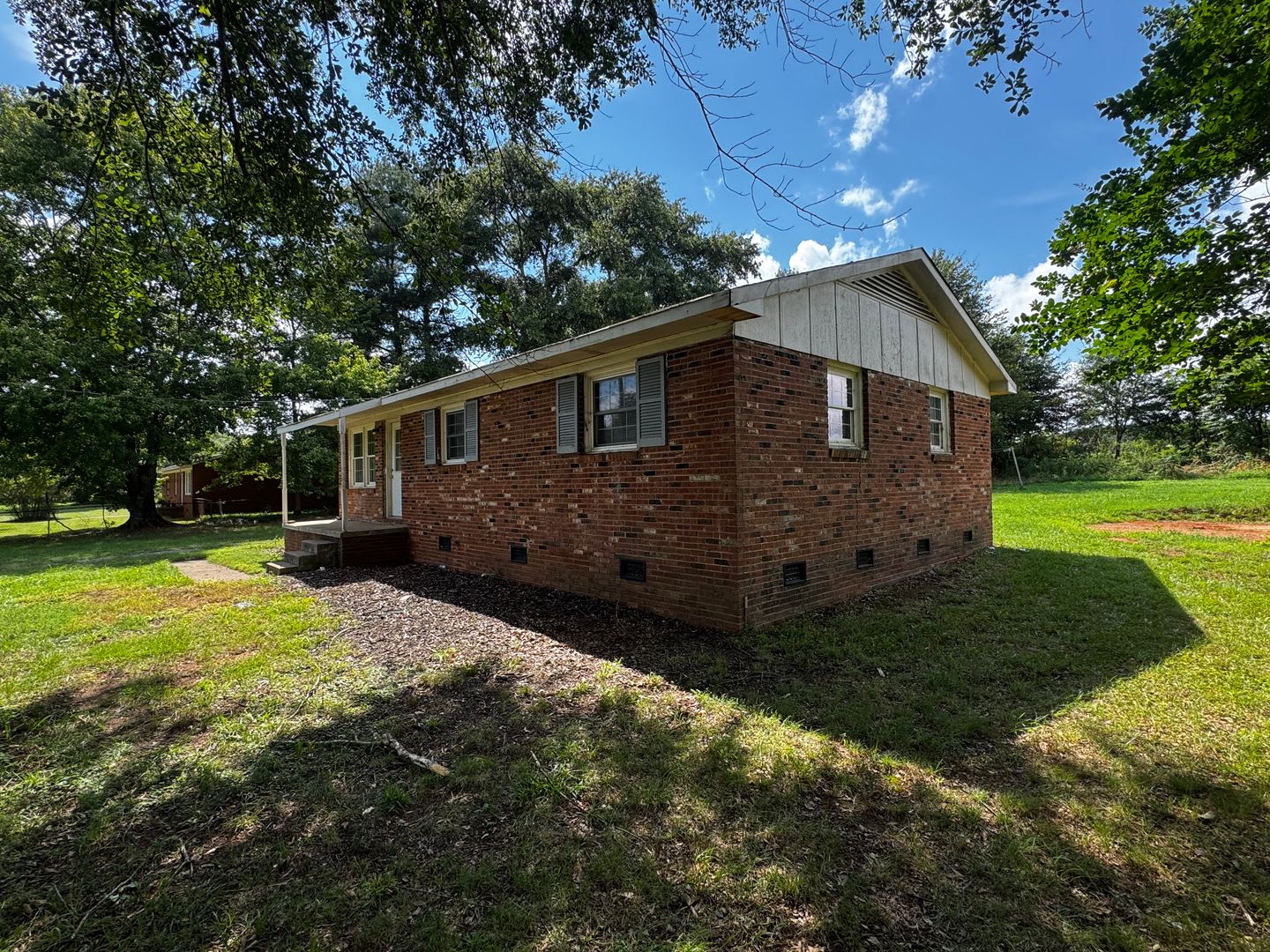 3 bedroom with 1 bath house in Cleveland County, NC – photo 3