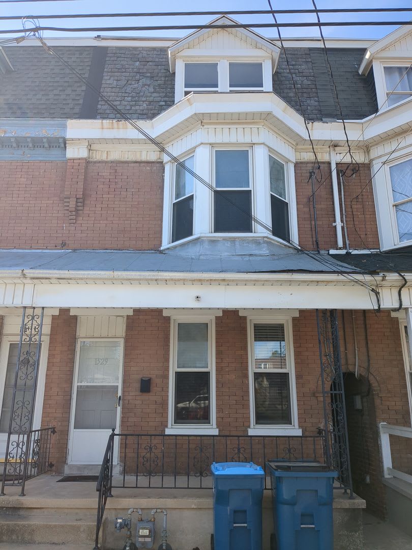 Recently renovated 4/5 Bedroom house in West York School District – photo 1