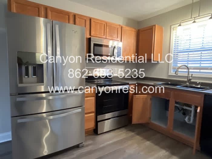 260 Sanford Court – photo 4