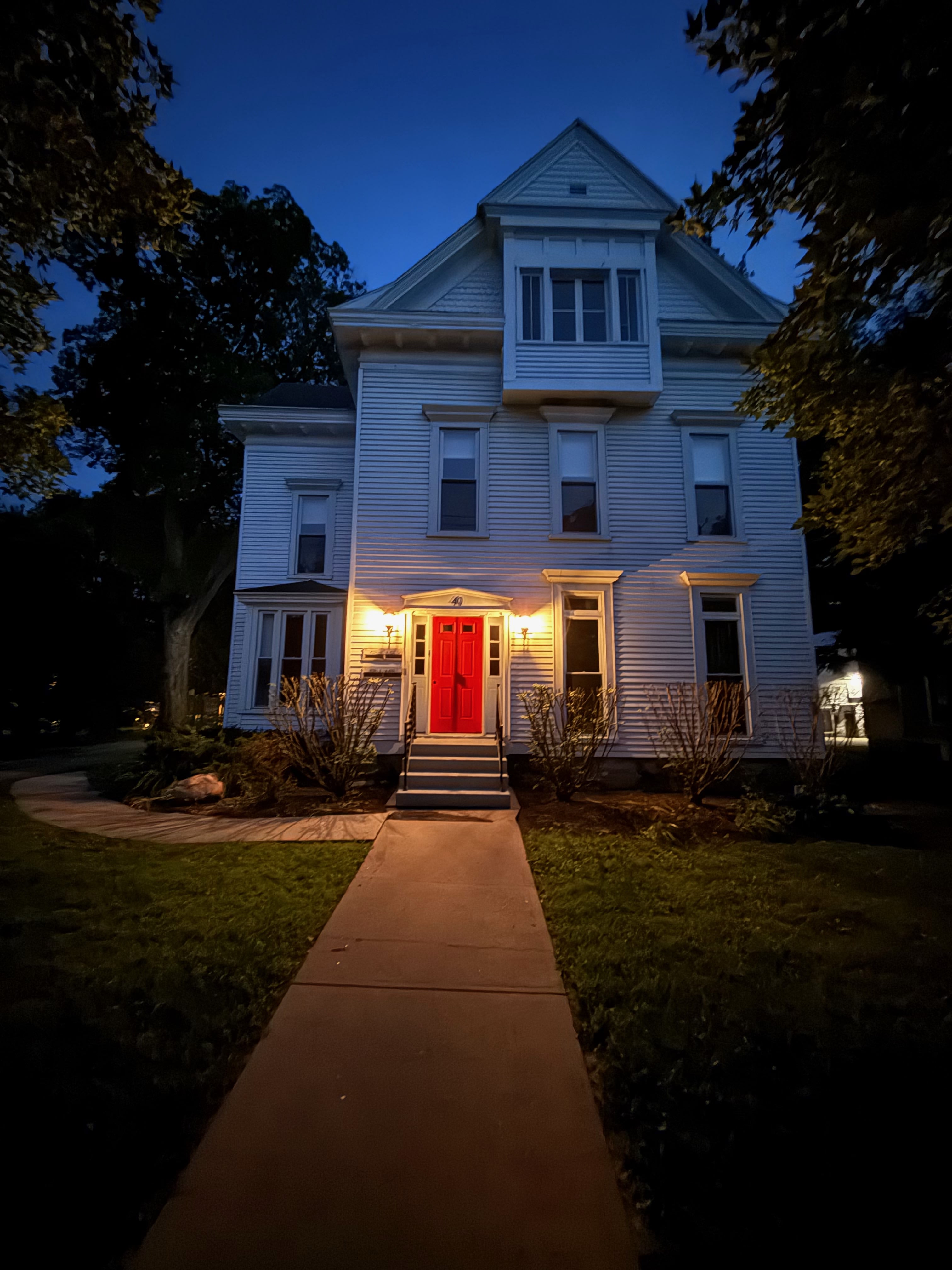 40 E Main St – photo 1