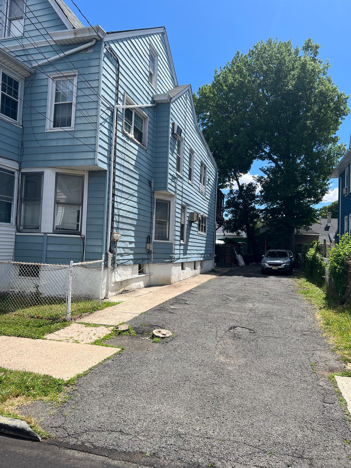 571 E 38Th St – photo 2