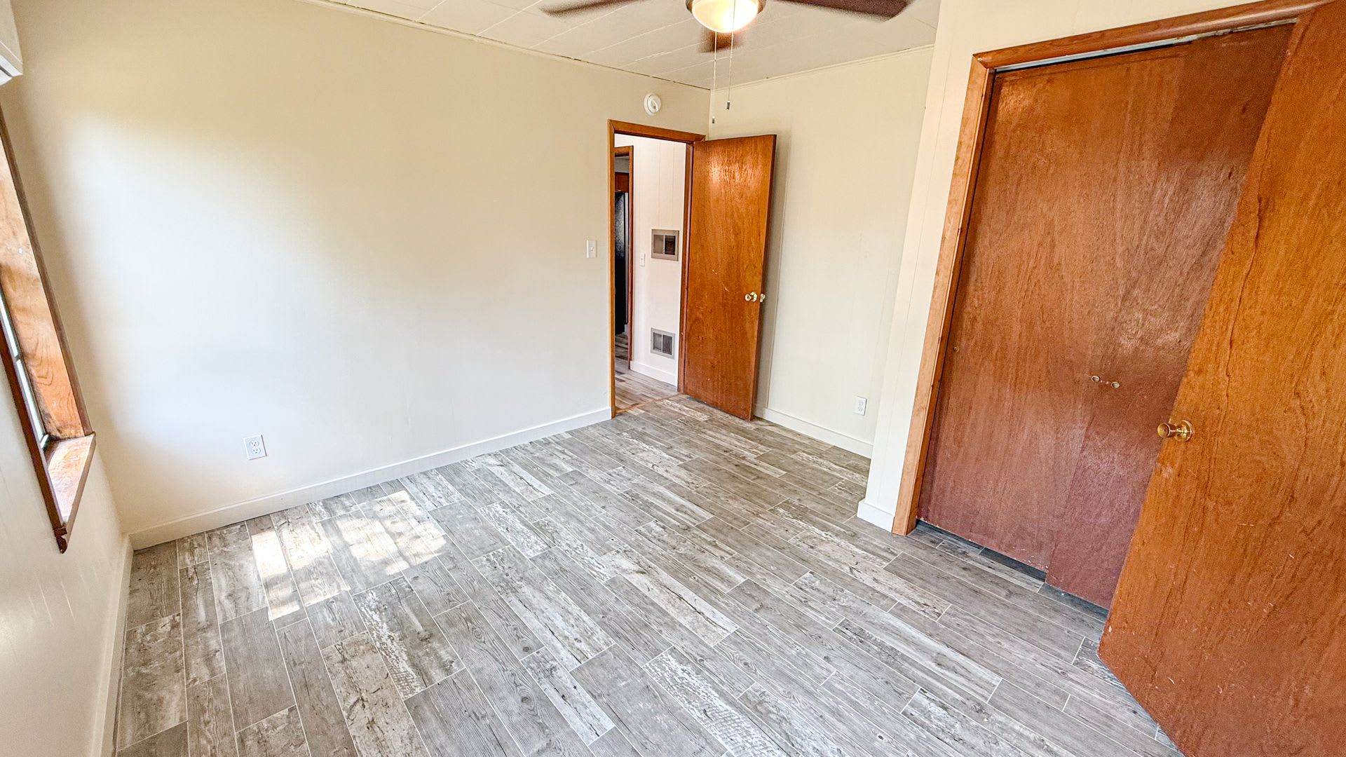 1104 E Main – photo 1