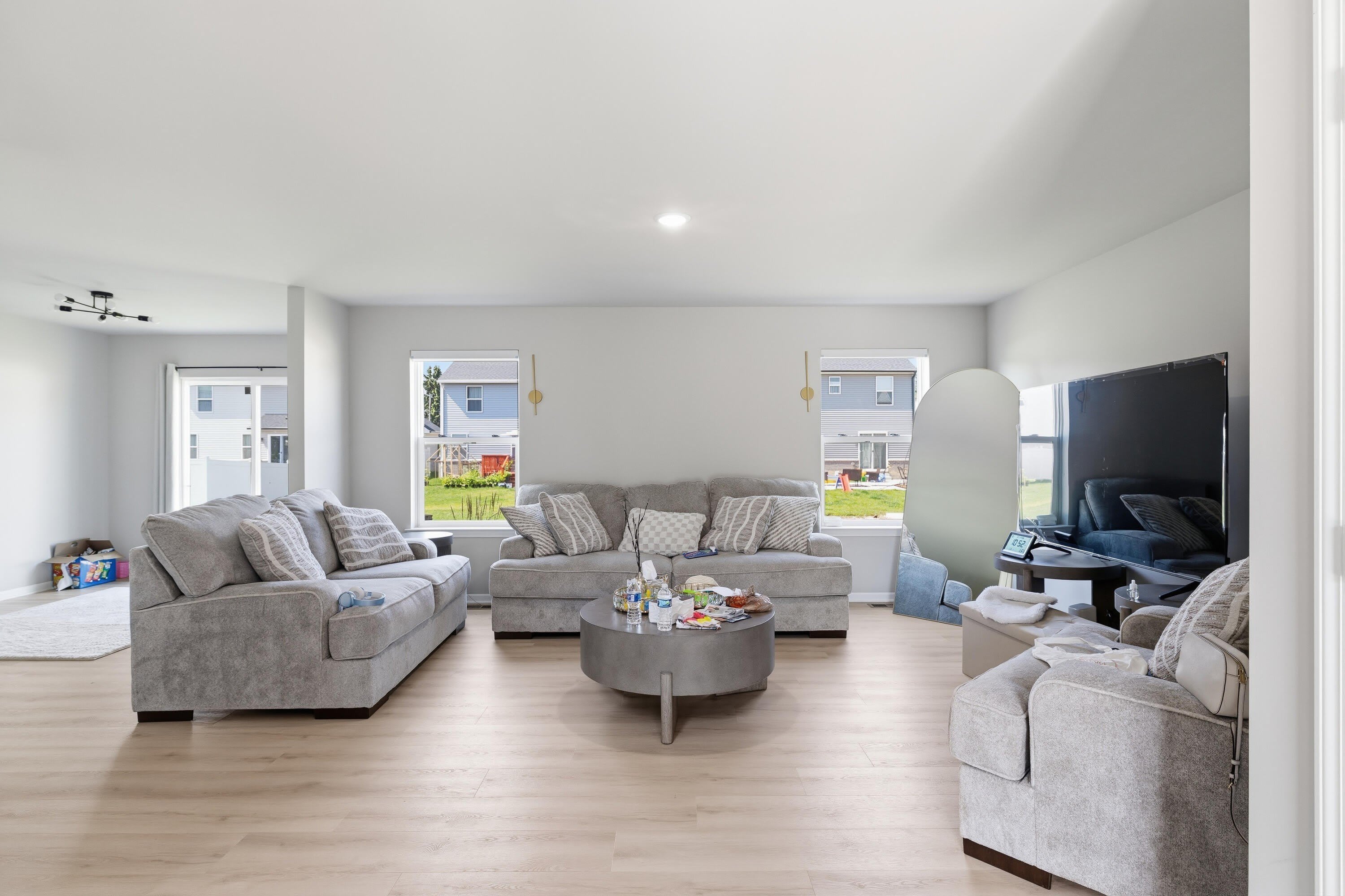 15185 Hanover Avenue – photo 3