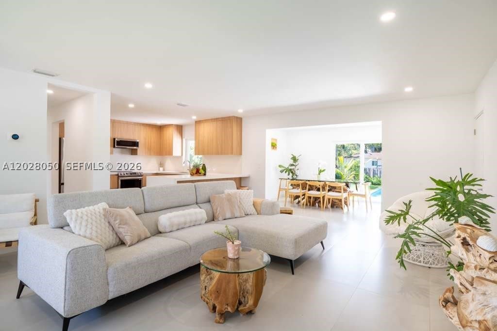 13800 NE 1st Ave – photo 4
