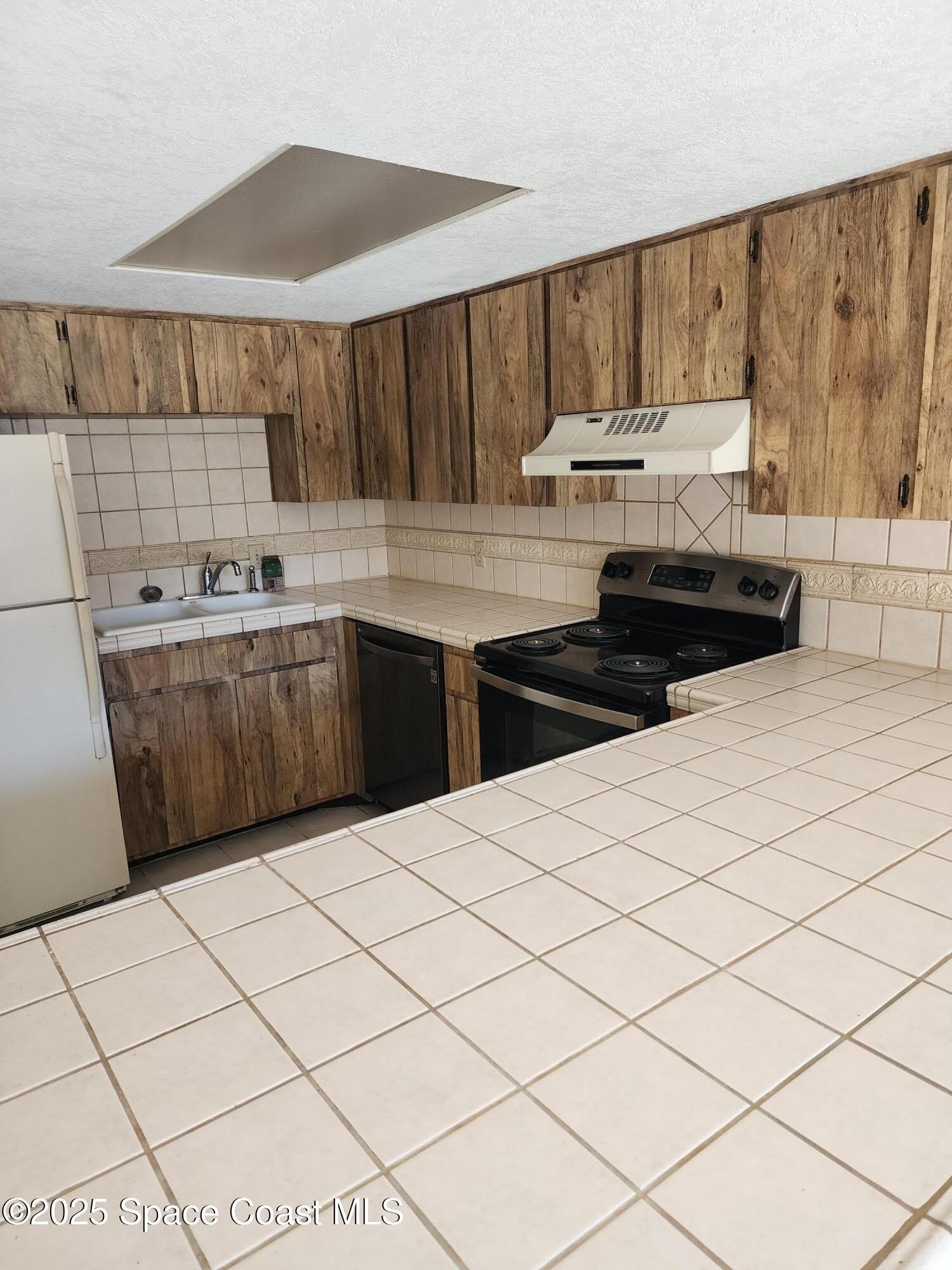 8721 Lantana Court – photo 4