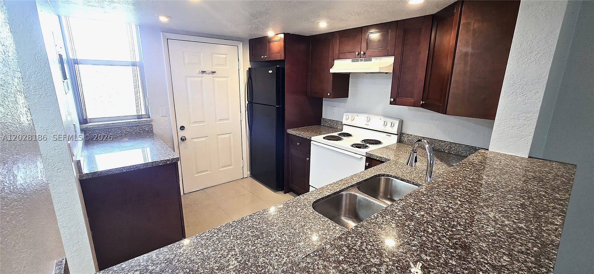 5335 NW 10th Ct – photo 4