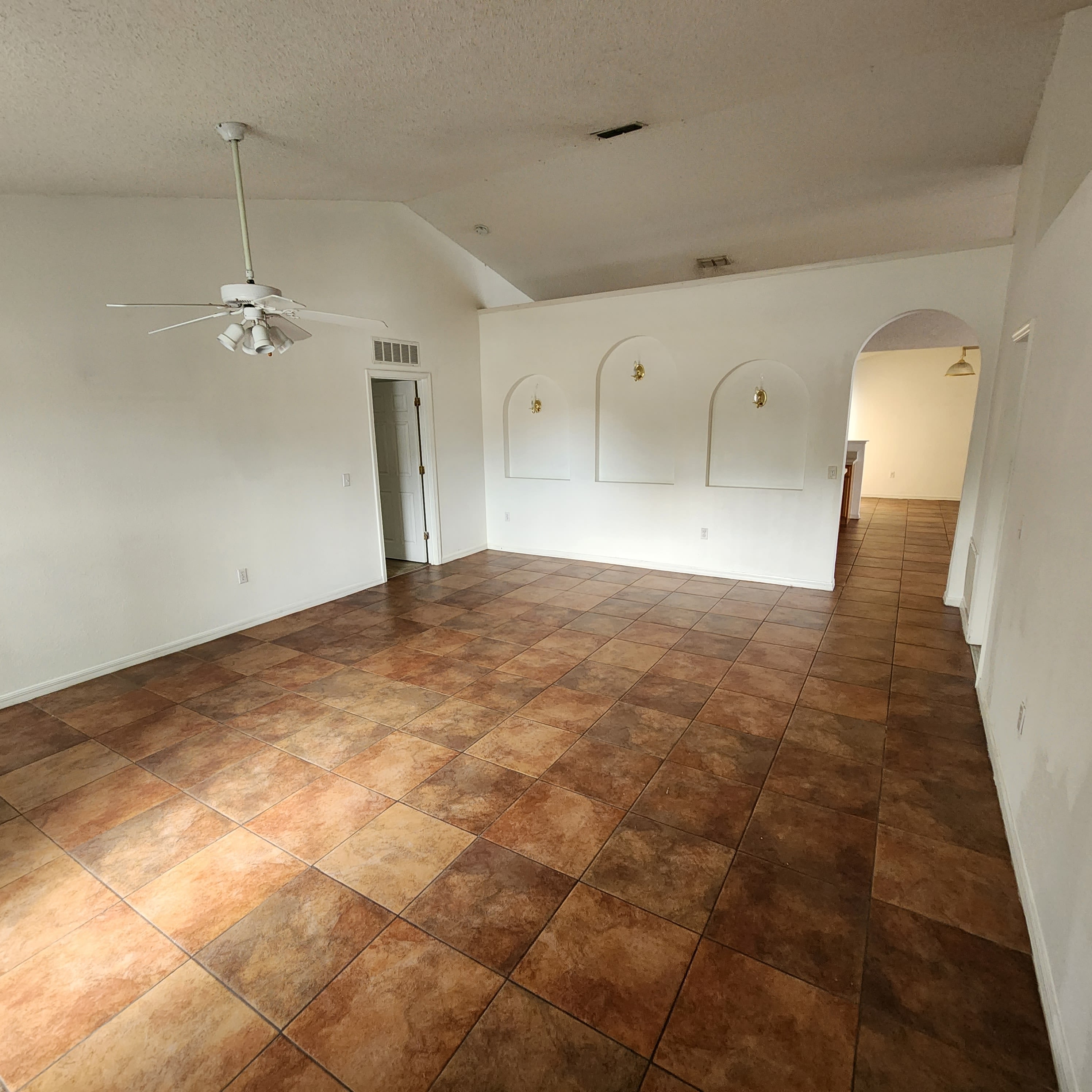 3197 Harrow Rd – photo 3