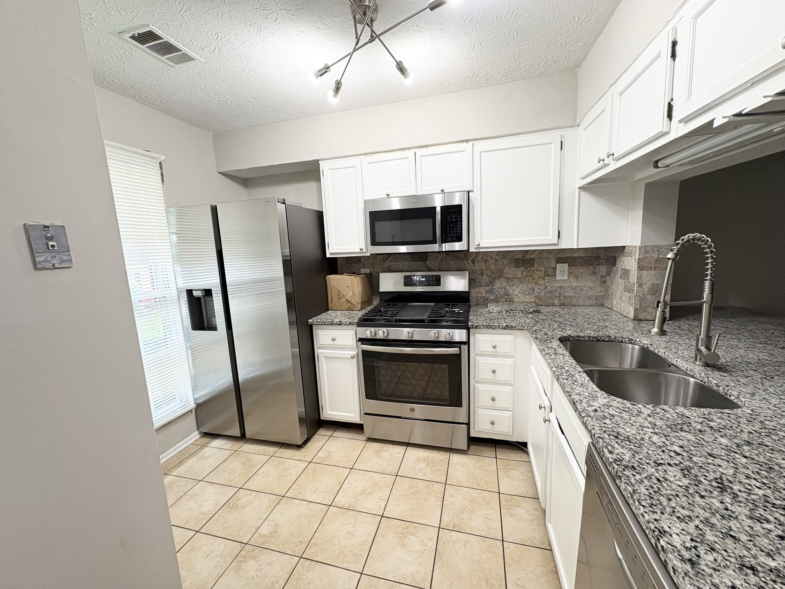 6646 Wellington Square – photo 3