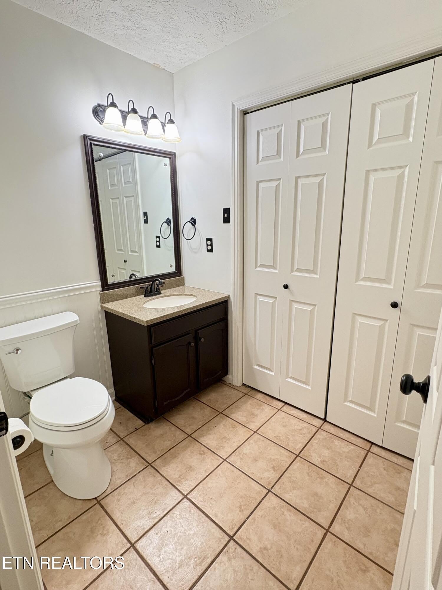 1005 Harbour Shore Drive – photo 2