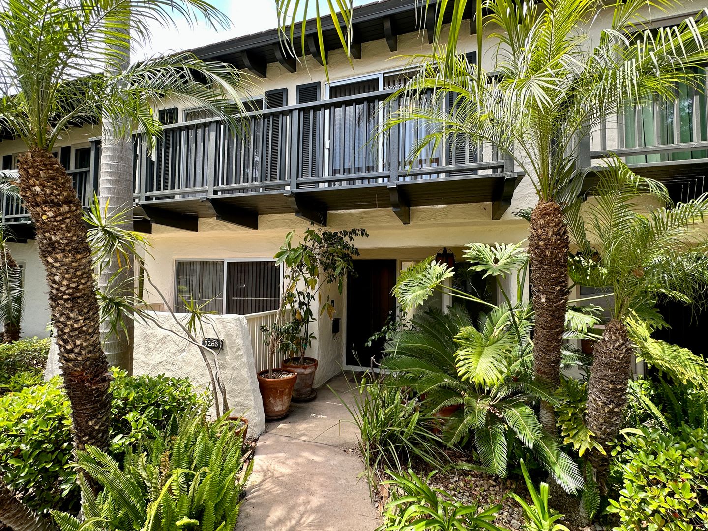 Spacious, Upgraded, 3 Bedroom 2.5 Bath Condo with Private Hot Tub in Point Loma – photo 3