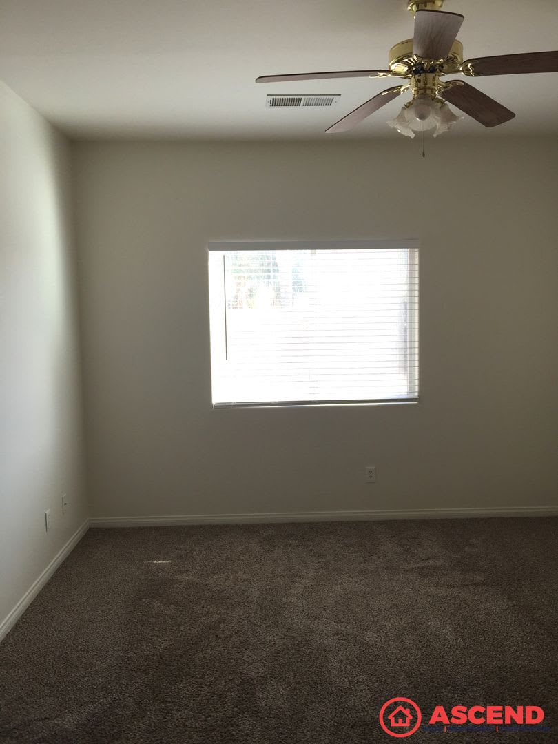 Spacious 5BD/2BA Home in Bakersfield's 93306 – photo 4