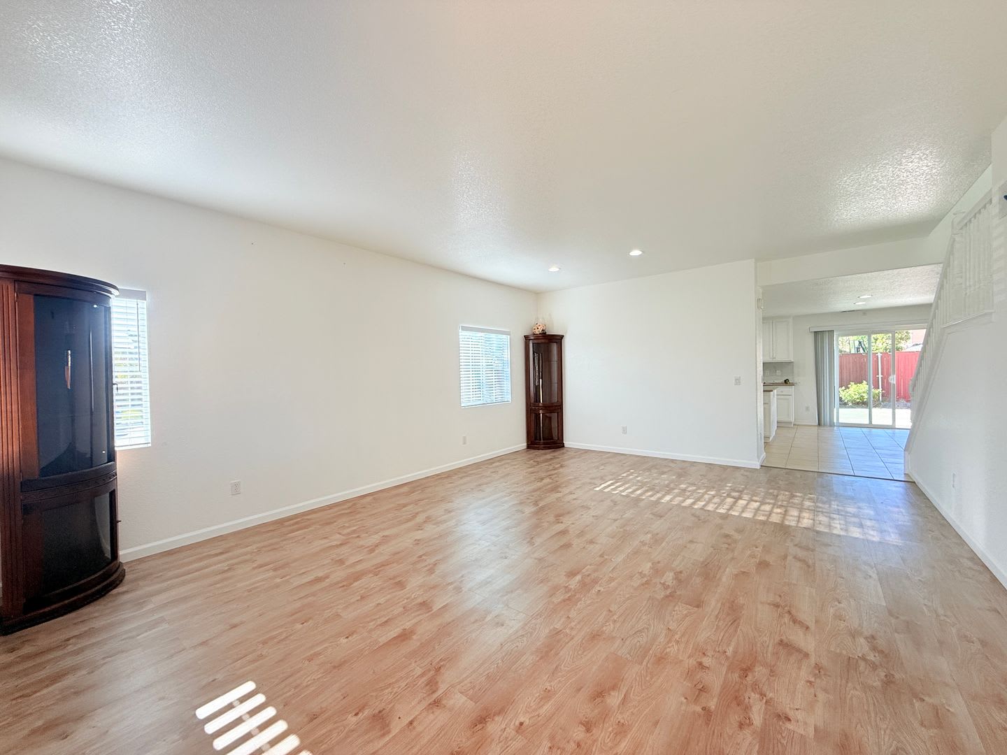 Move-In Ready 4-Bedroom Home on a Corner Lot – photo 5