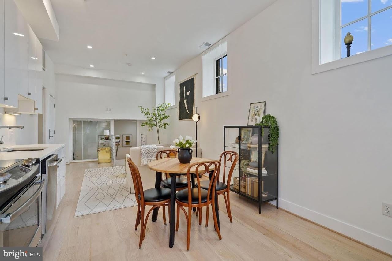 1211 G Street Se – photo 2