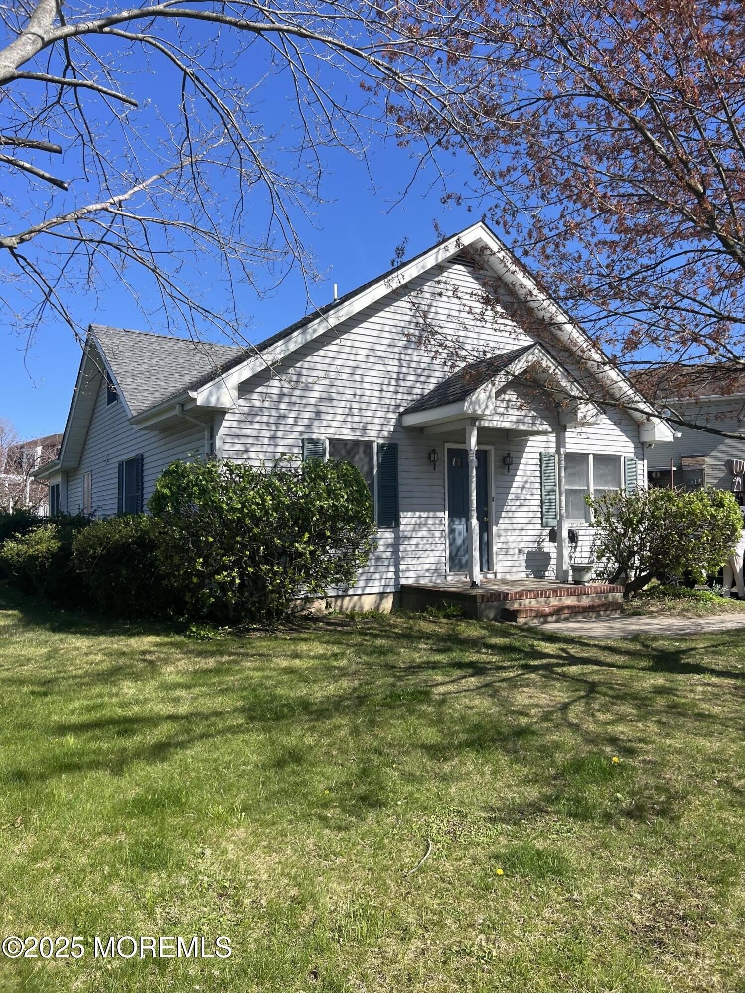 465 Adrian Avenue – photo 1