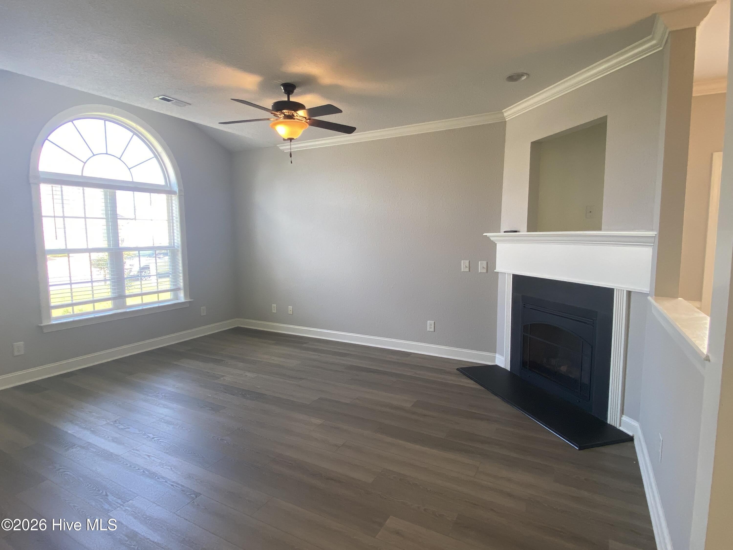 2044 Cambria Drive – photo 4