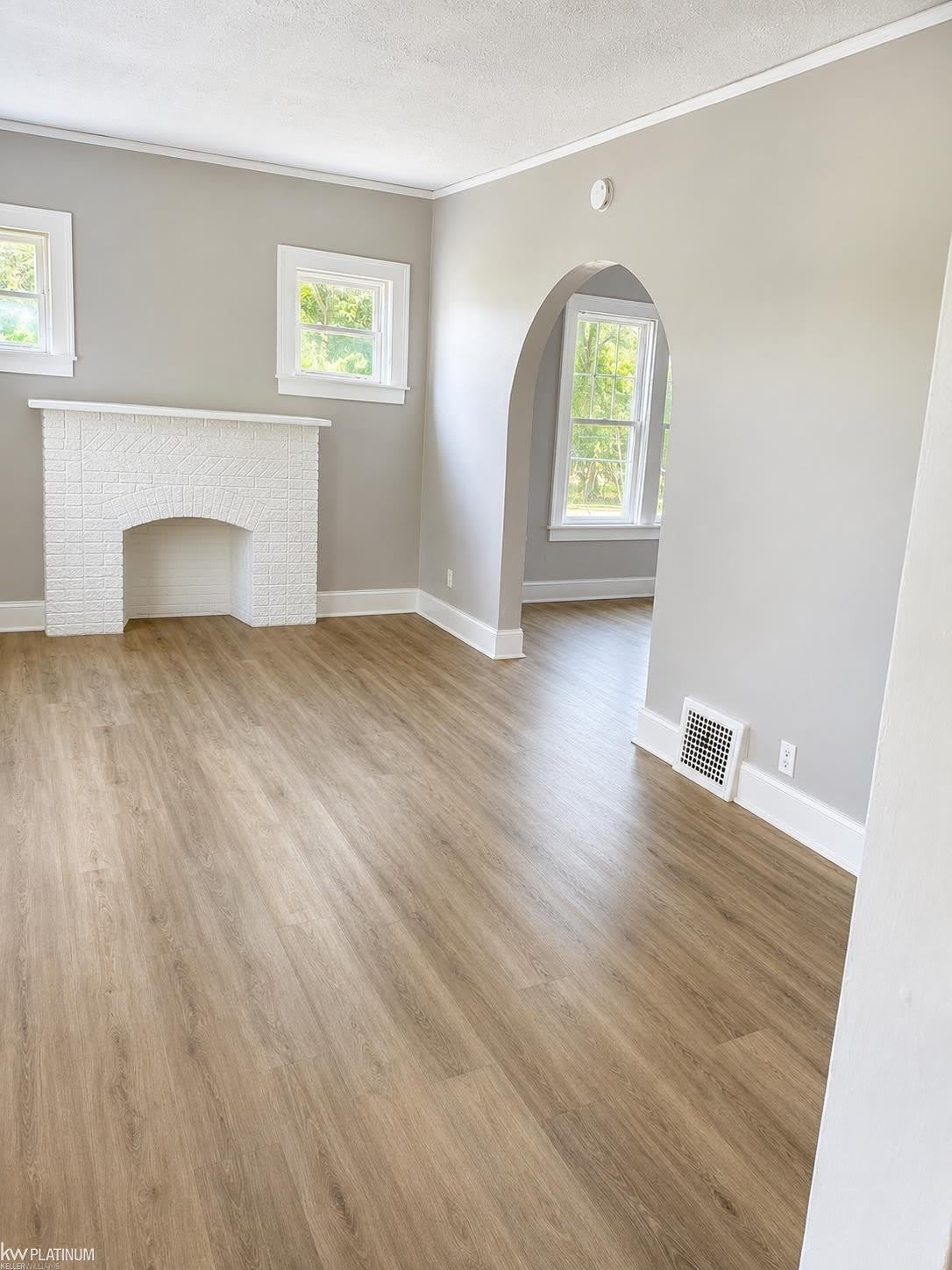 15525 La Salle Boulevard – photo 3