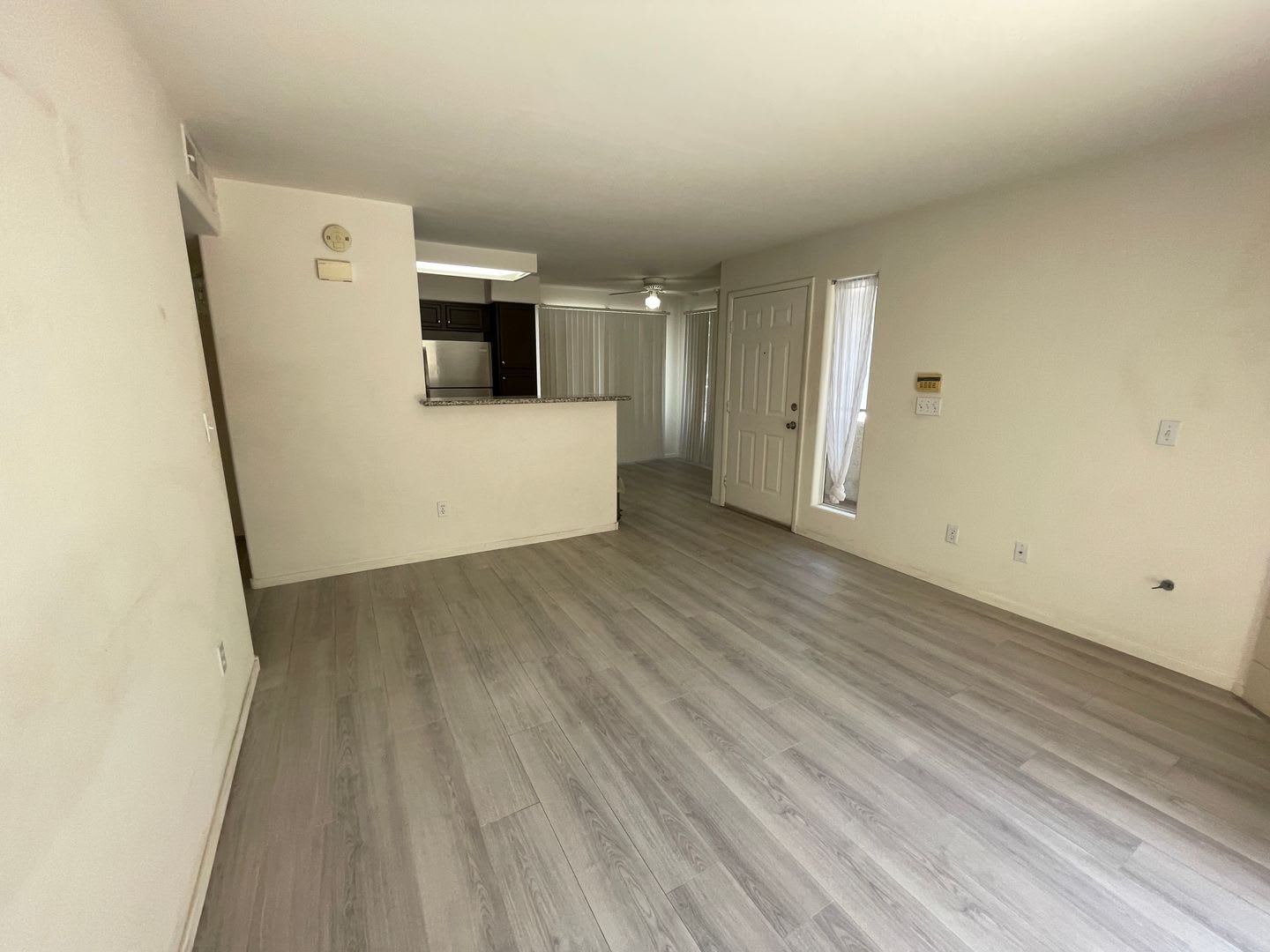 Awesome one bedroom one bath condo – photo 4