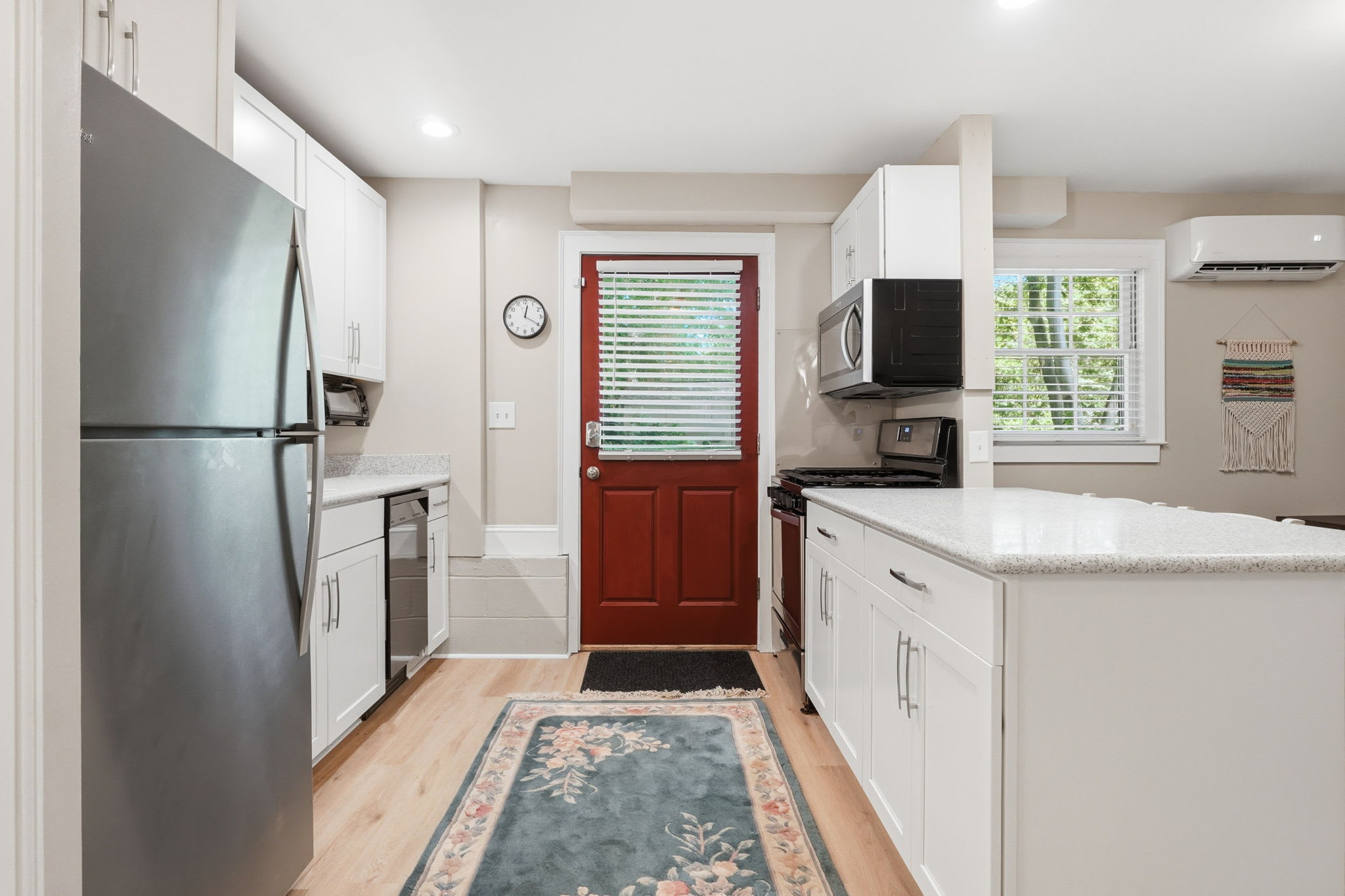 826 Mentelle Drive Northeast – photo 4