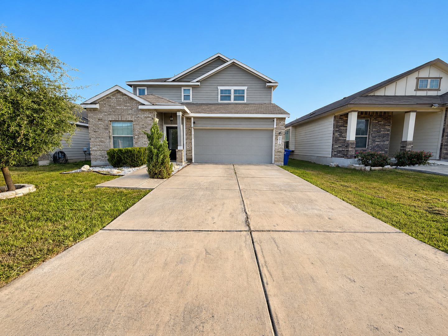 Welcome to This 5BR/ 2.5 BA w/ GameRoom Move-in Ready Home ~ Conveniently Located to RAFB/Ft Sam! – photo 1