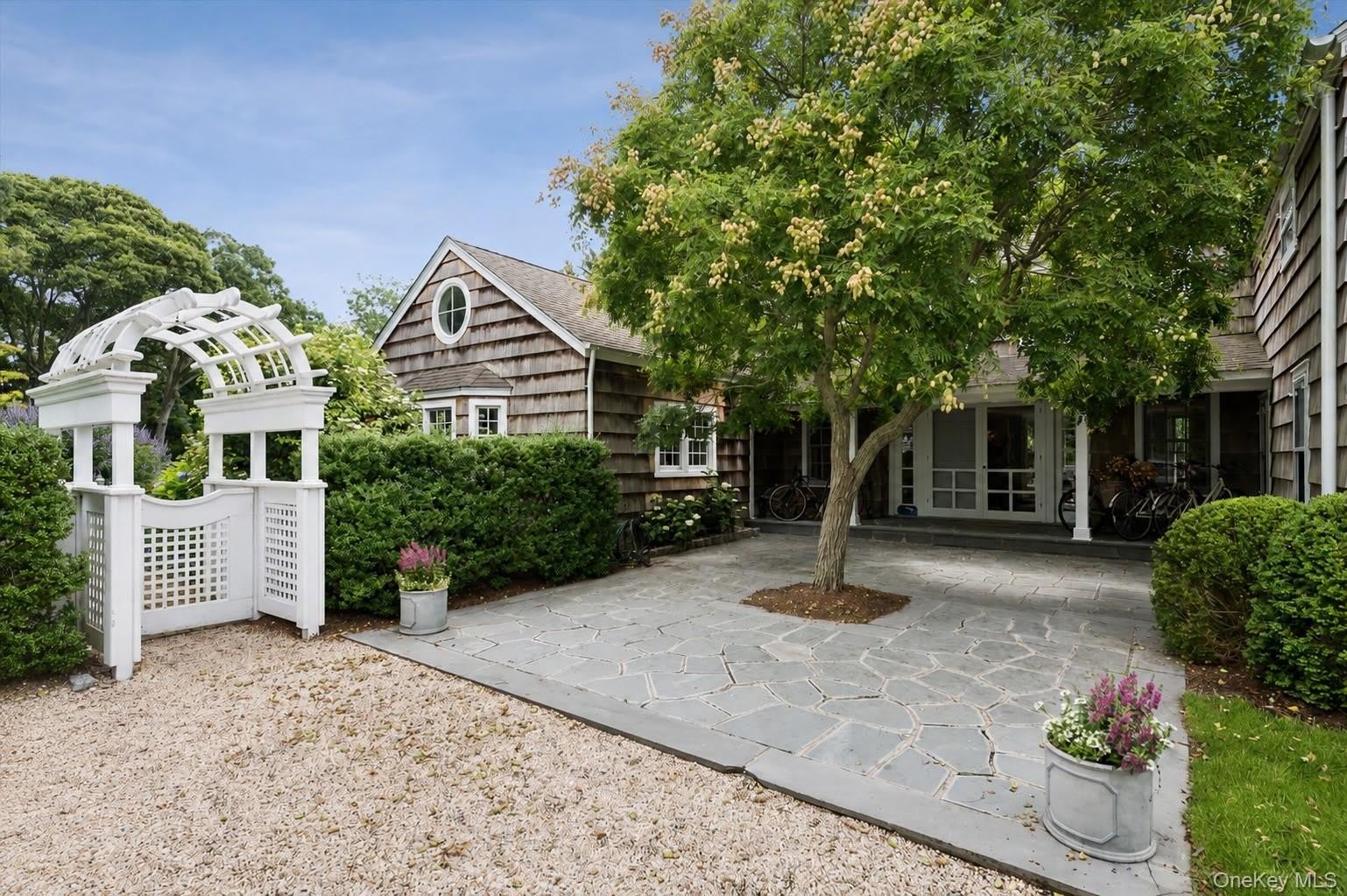20 Quogue Street – photo 2