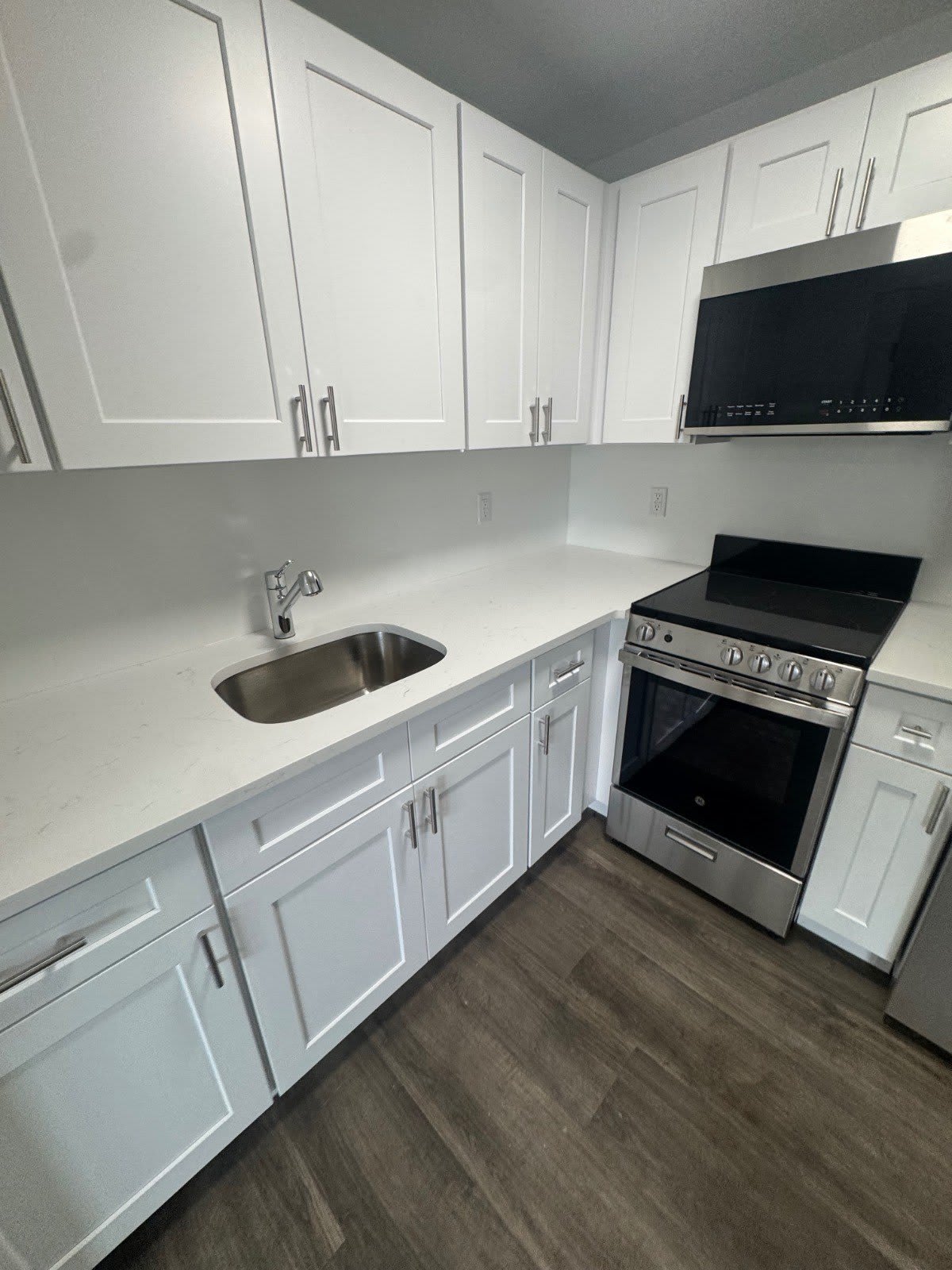 1353 Castle Hill Avenue – photo 2
