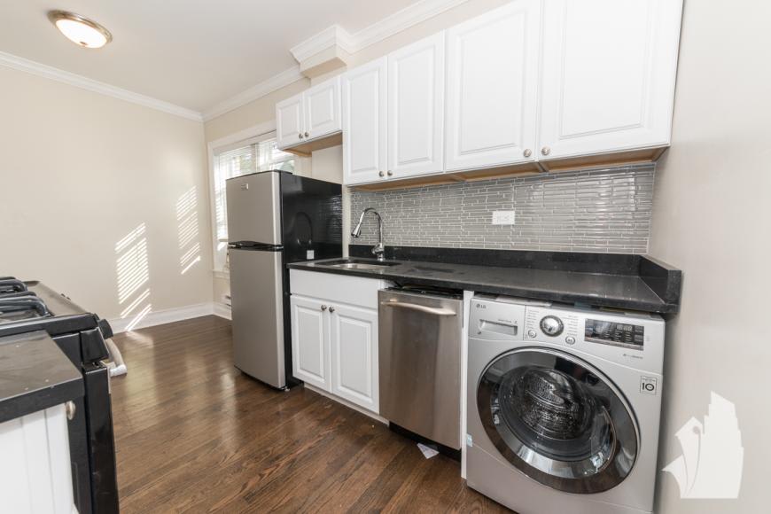3821 N Greenview Ave – photo 1