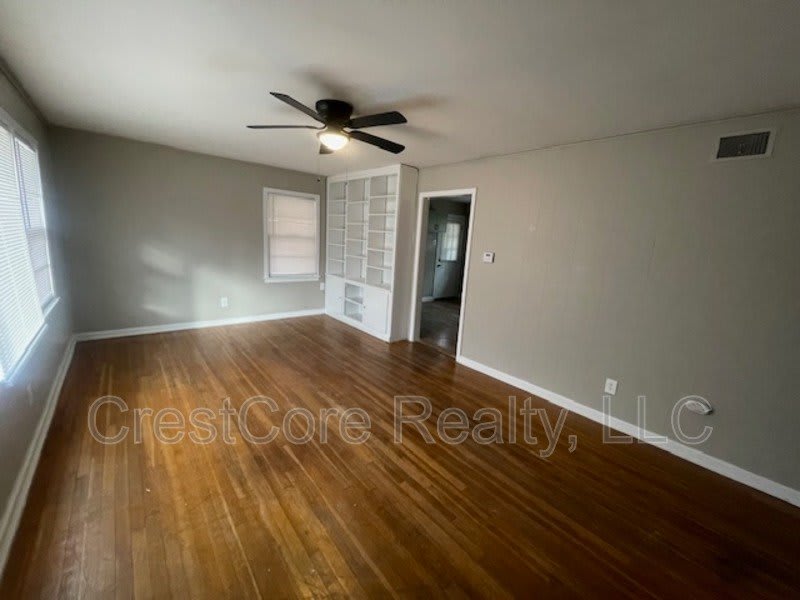 3602 Hallbrook St – photo 2