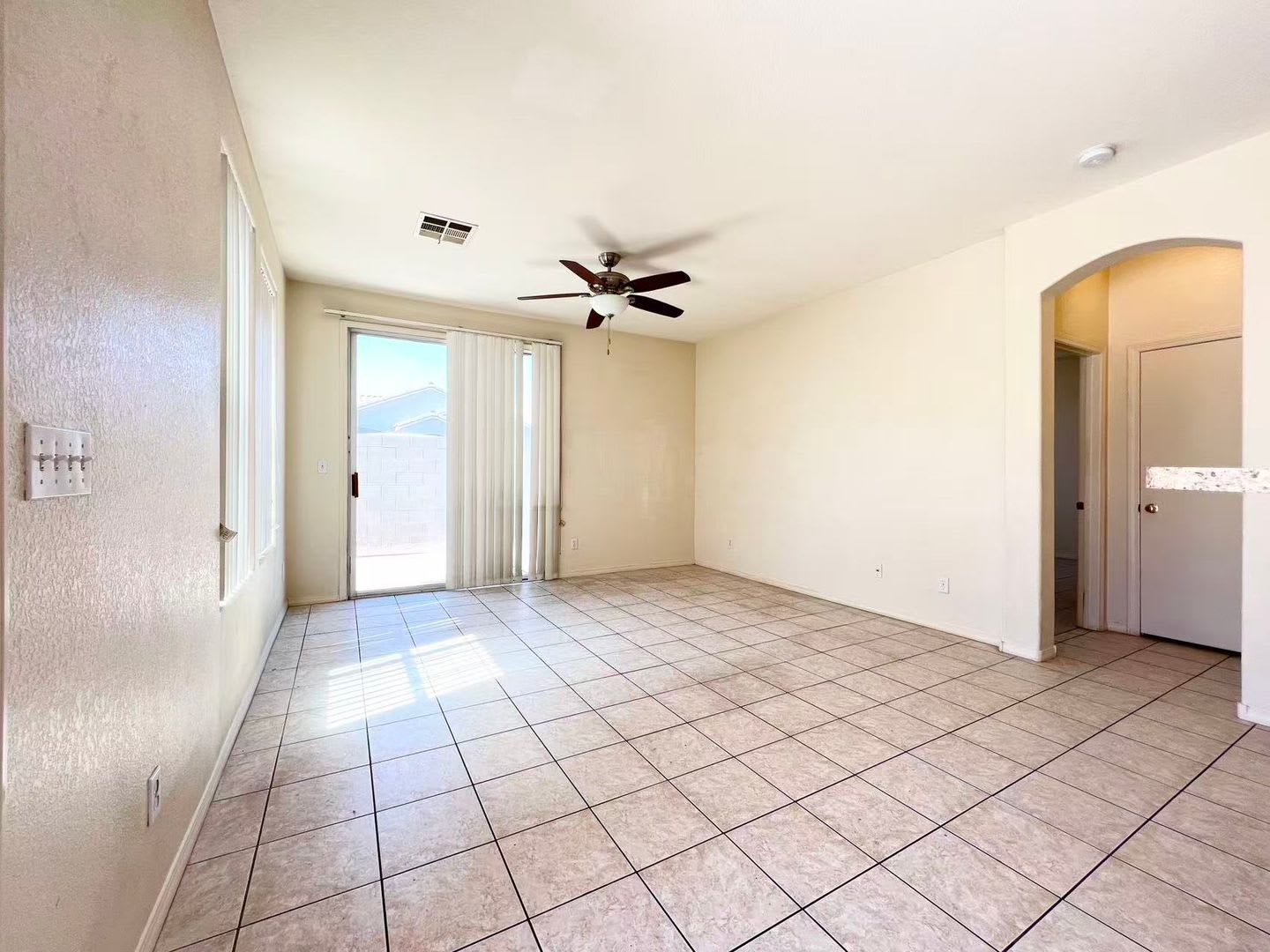 Charming single-story home – photo 4