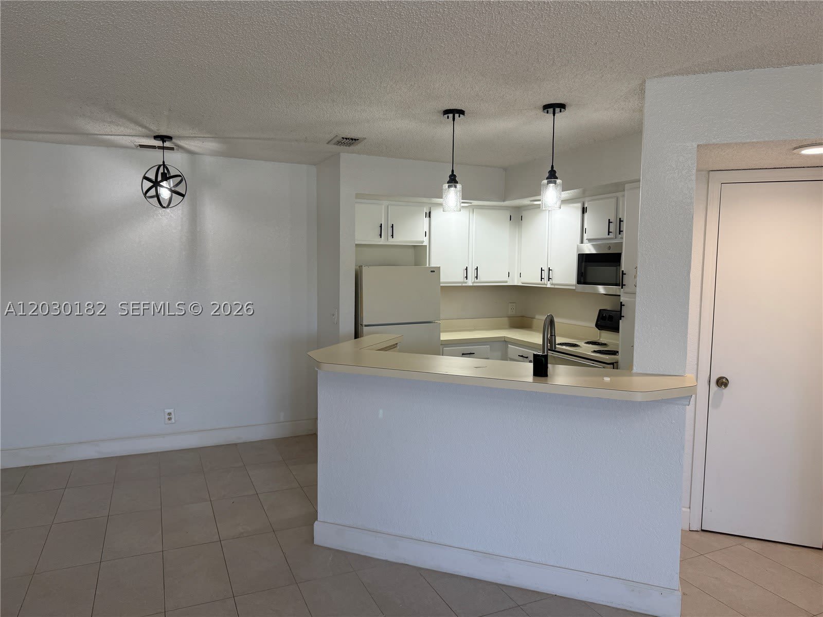 3330 Pinewalk Dr N – photo 2