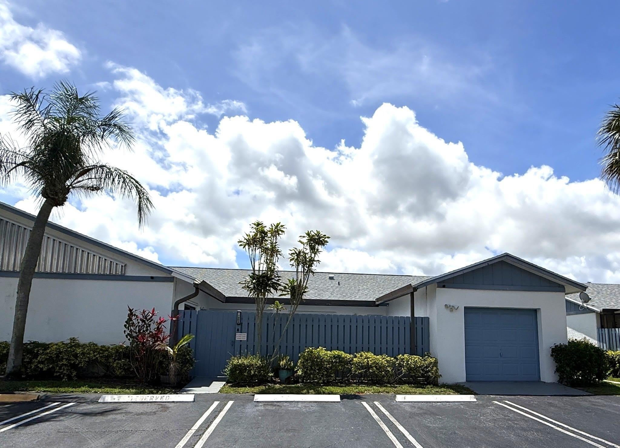 1204 Timberlane Circle – photo 1